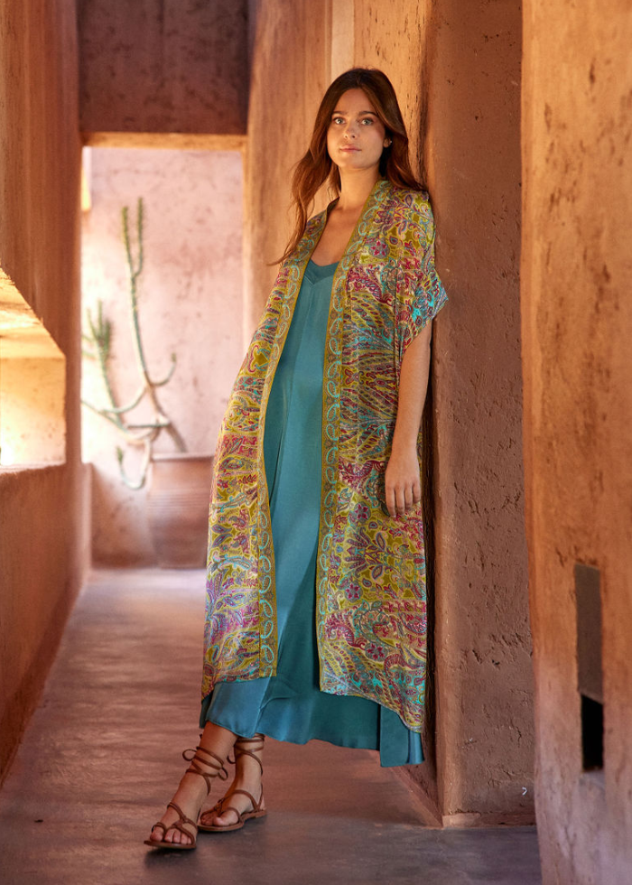 Le Kimono : Court ou long ? Une création iconique de LAUREN VIDAL