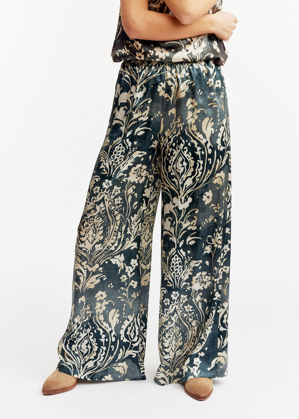 Soft trousers in silk viscose
