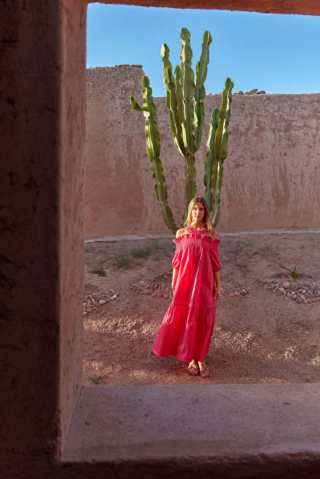 ROBE LONGUE EPAULES DENUDEES ROC