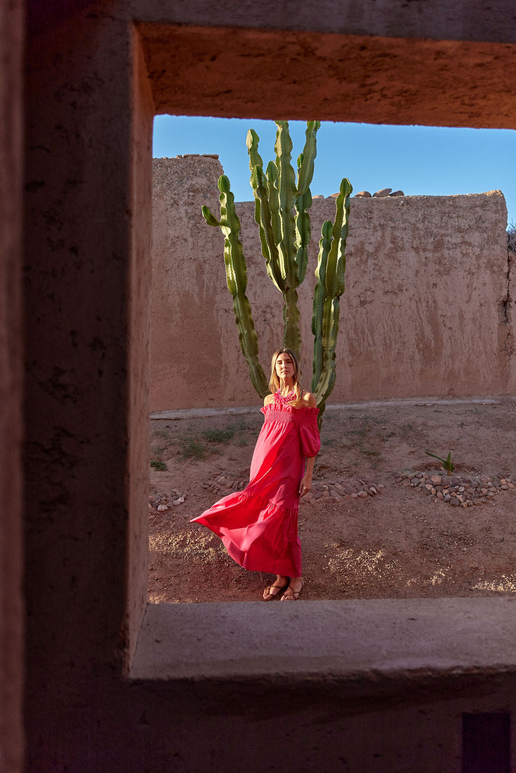 ROBE LONGUE EPAULES DENUDEES ROC