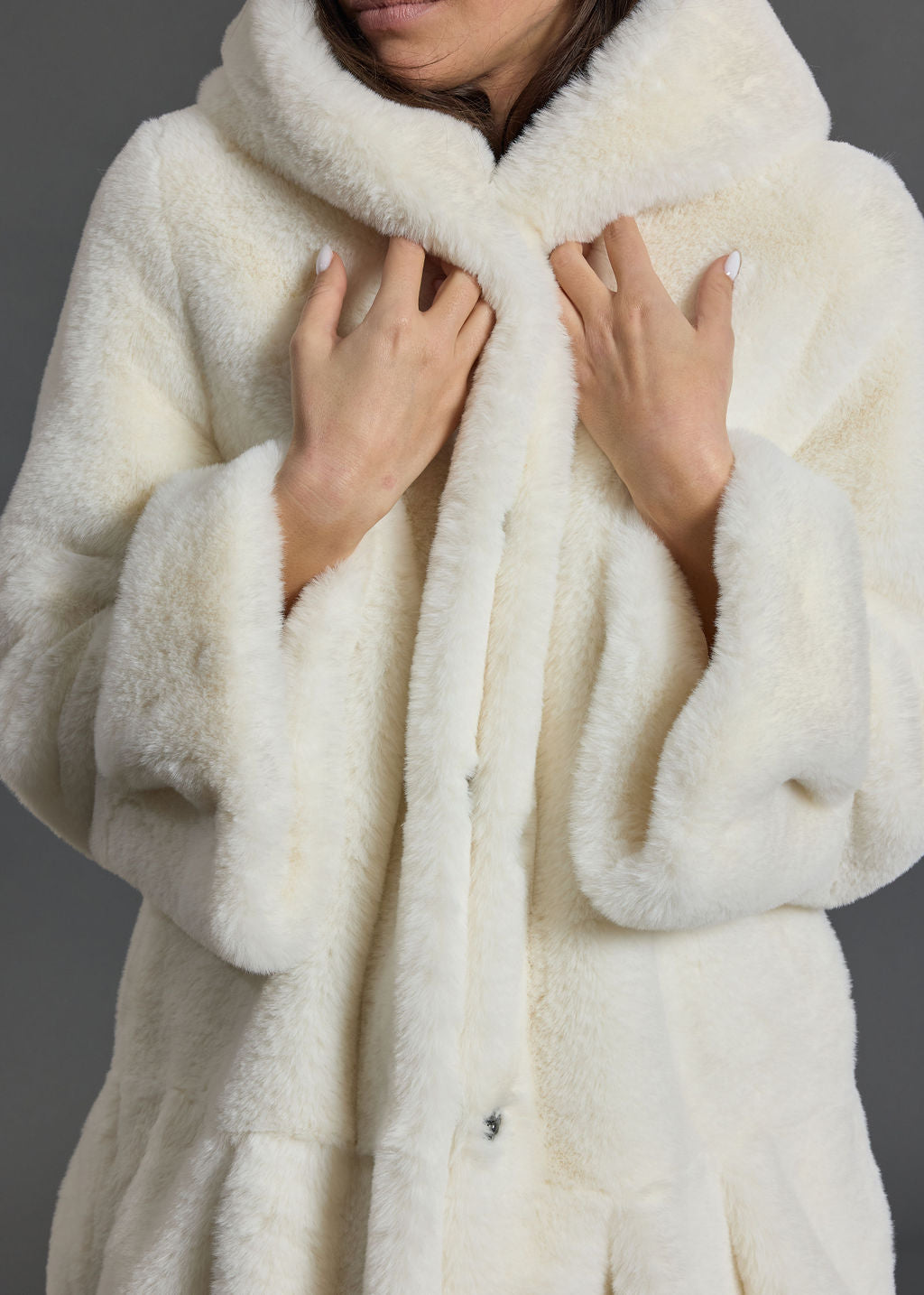 VESTE À CAPUCHE EN FAUSSE FOURRURE LINA