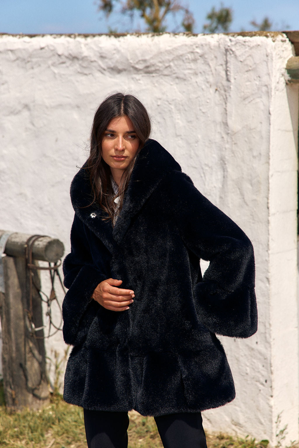 Hooded fur coat black online