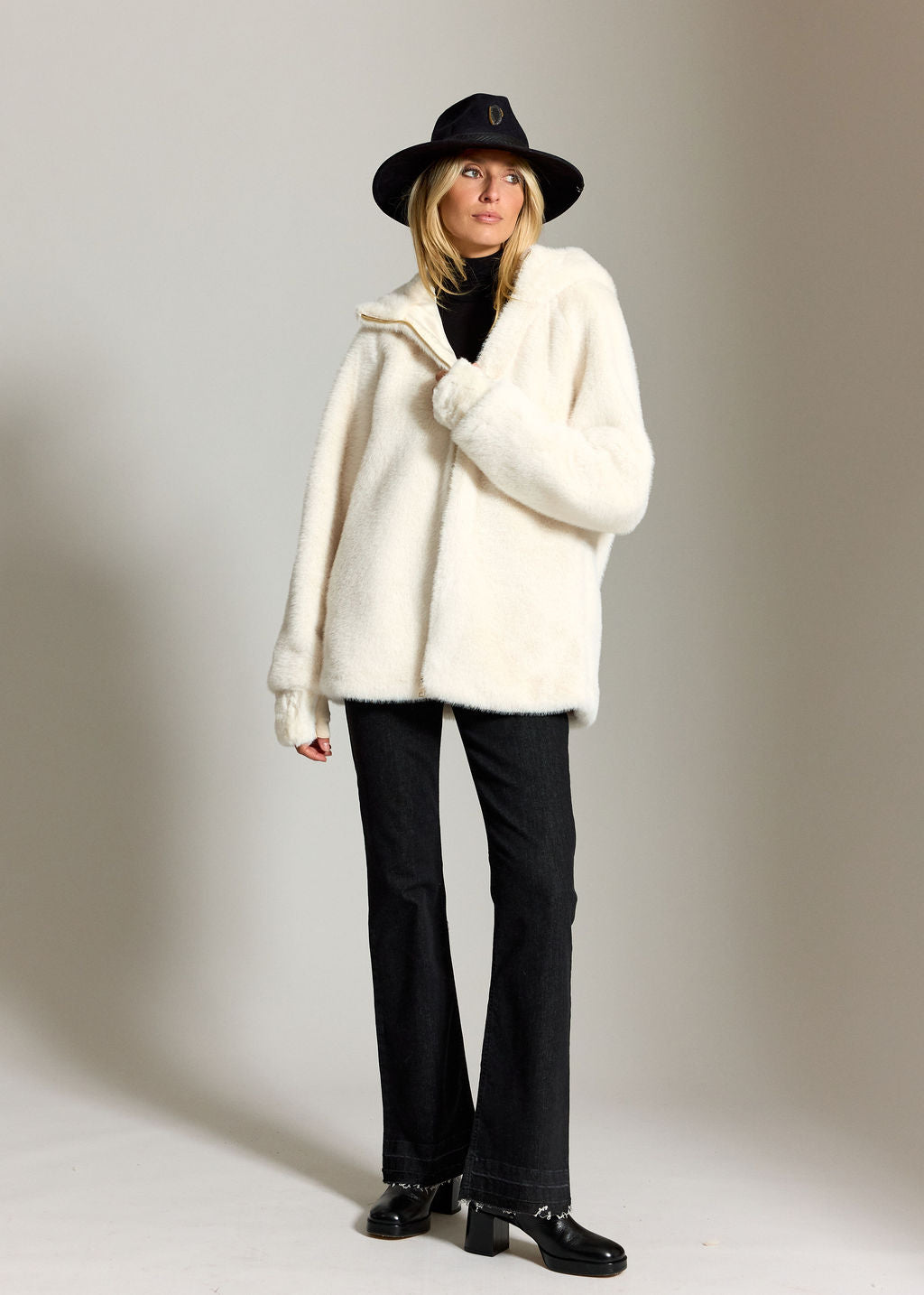 Veste zippée à capuche en fausse fourrure Miley