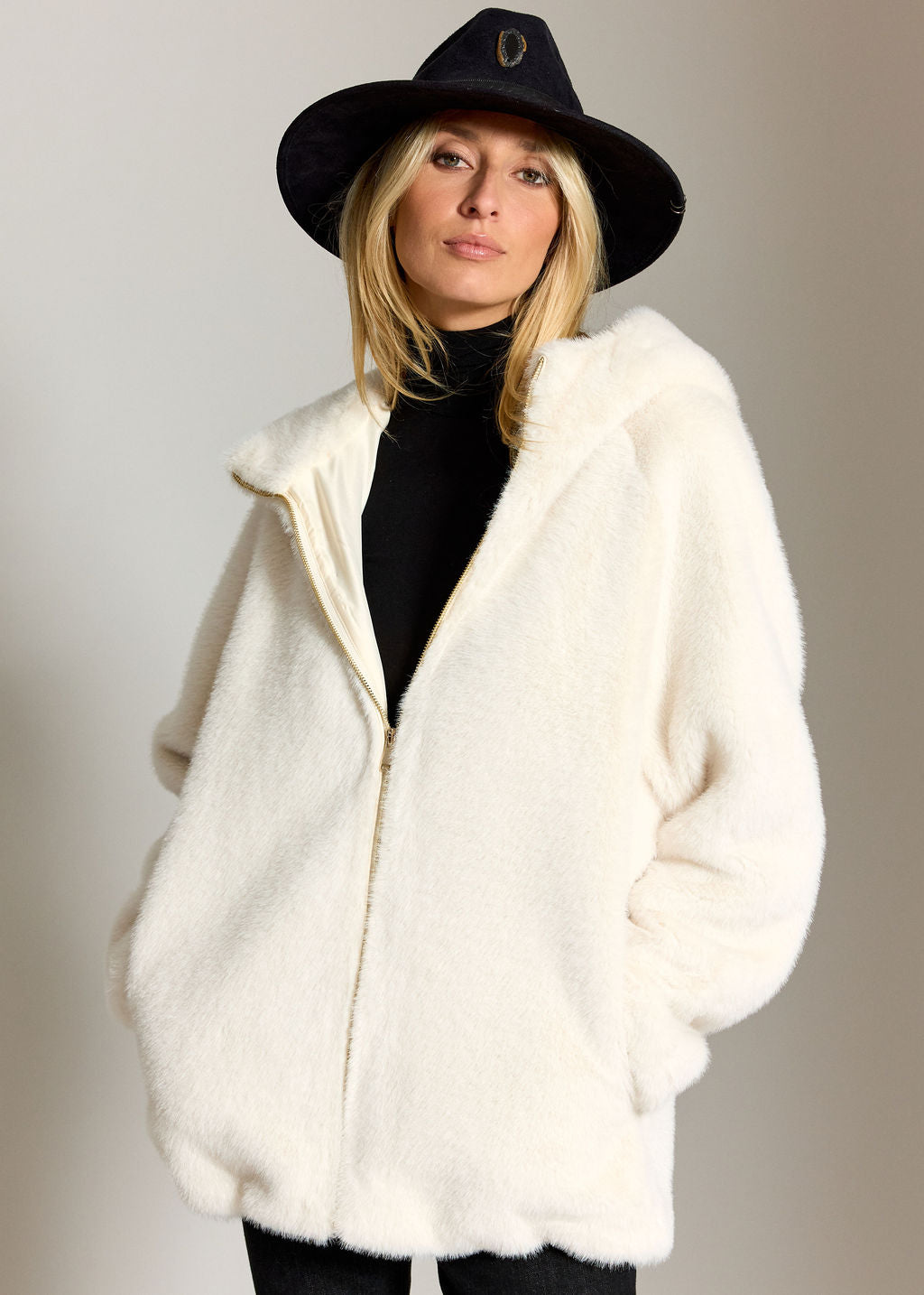 Veste zippée à capuche en fausse fourrure Miley