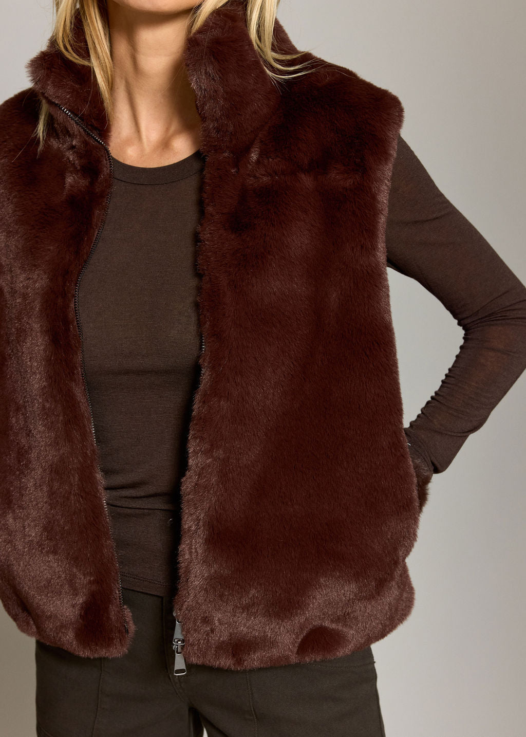 GILET SANS MANCHES EN FAUSSE FOURRURE MOON