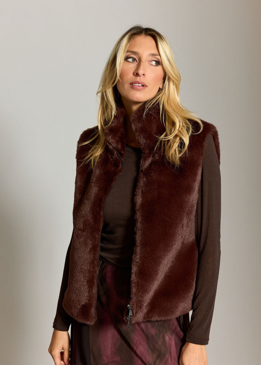 GILET SANS MANCHES EN FAUSSE FOURRURE MOON