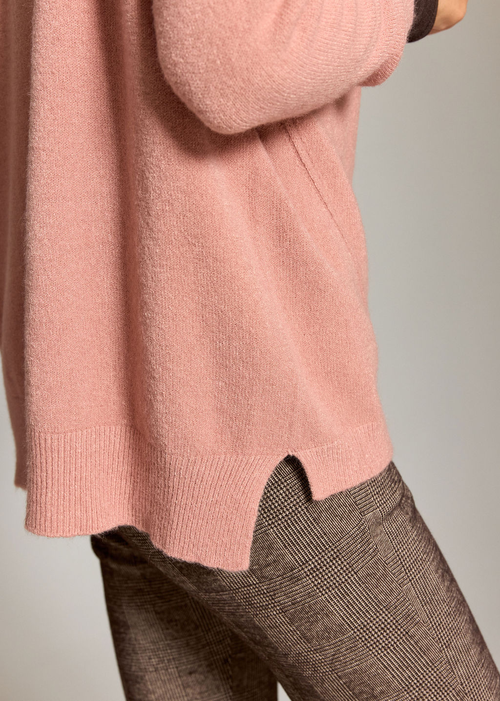 PULL V AVEC NERVURES ELLEN POUDRE