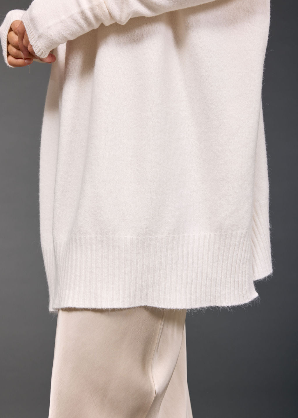 JUDI ECRU KNITTED TUNIC SWEATER