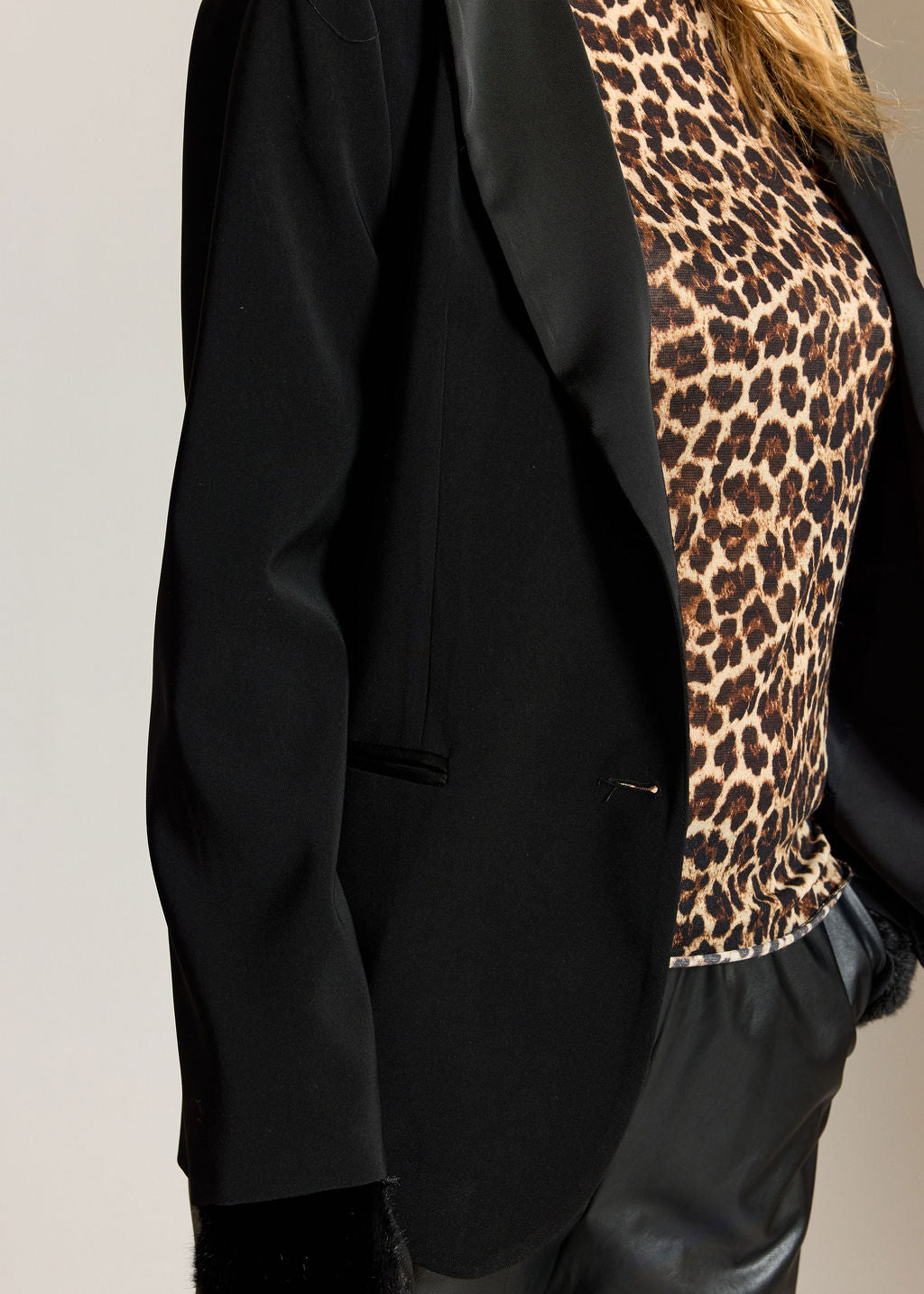 JULES SATIN REVERSE COLLAR JACKET