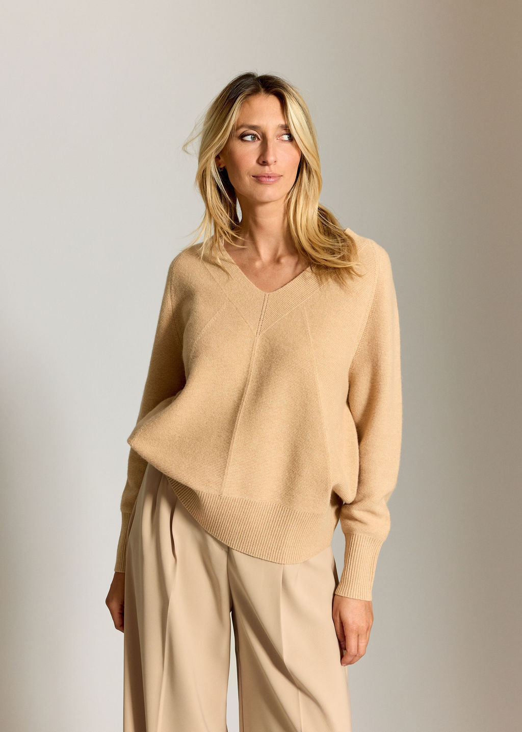 PULL COL V PAOLA BEIGE