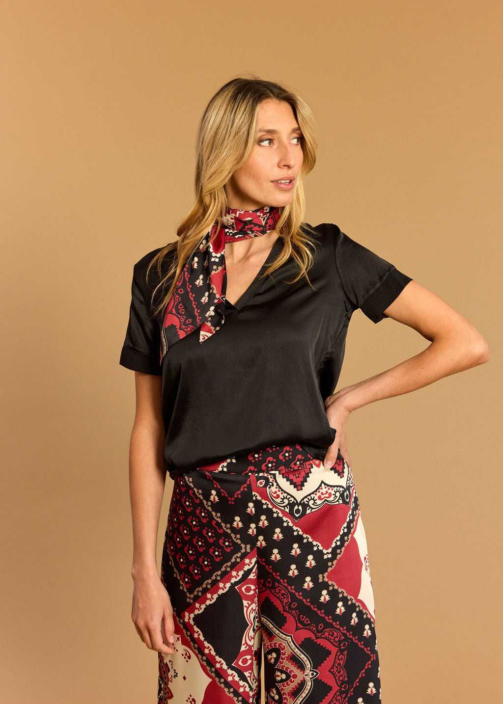 TEE-SHIRT EN VISCOSE SARO NOIR