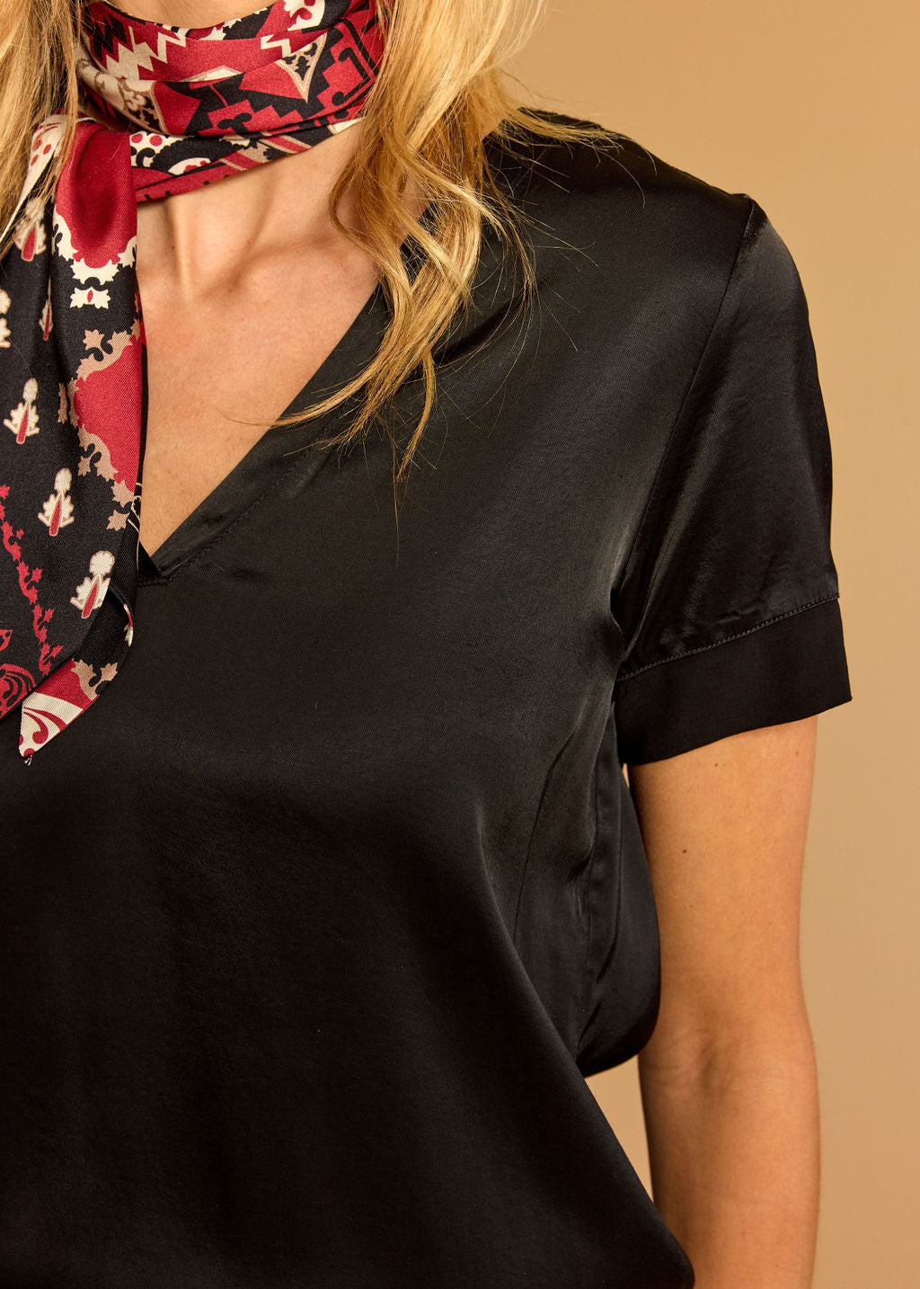 TEE-SHIRT EN VISCOSE SARO NOIR