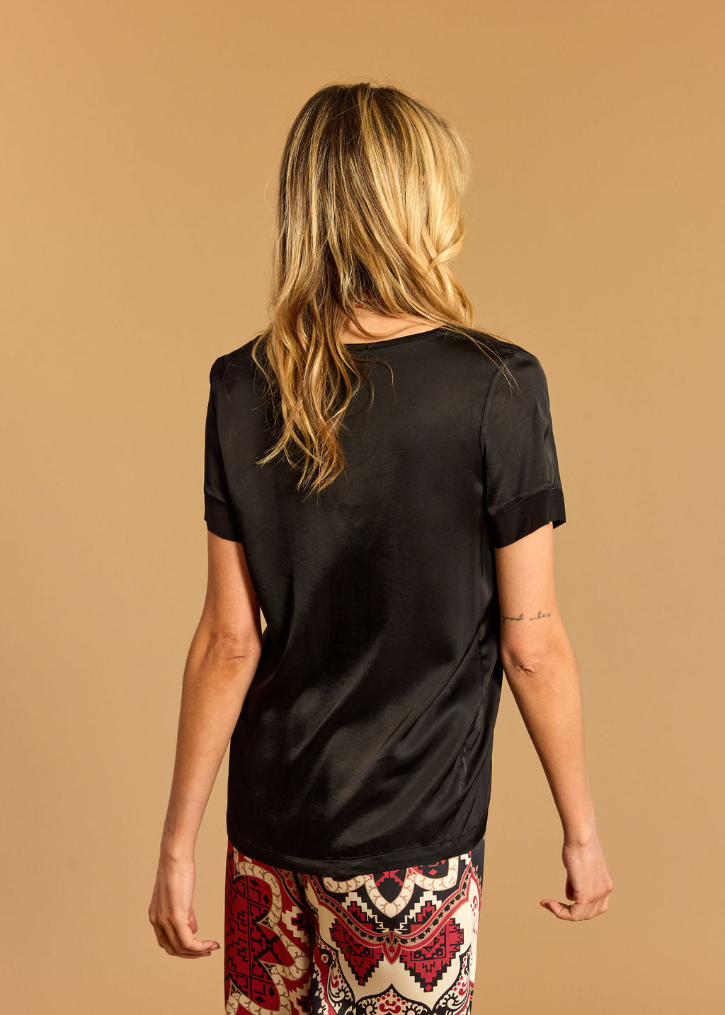 TEE-SHIRT EN VISCOSE SARO NOIR