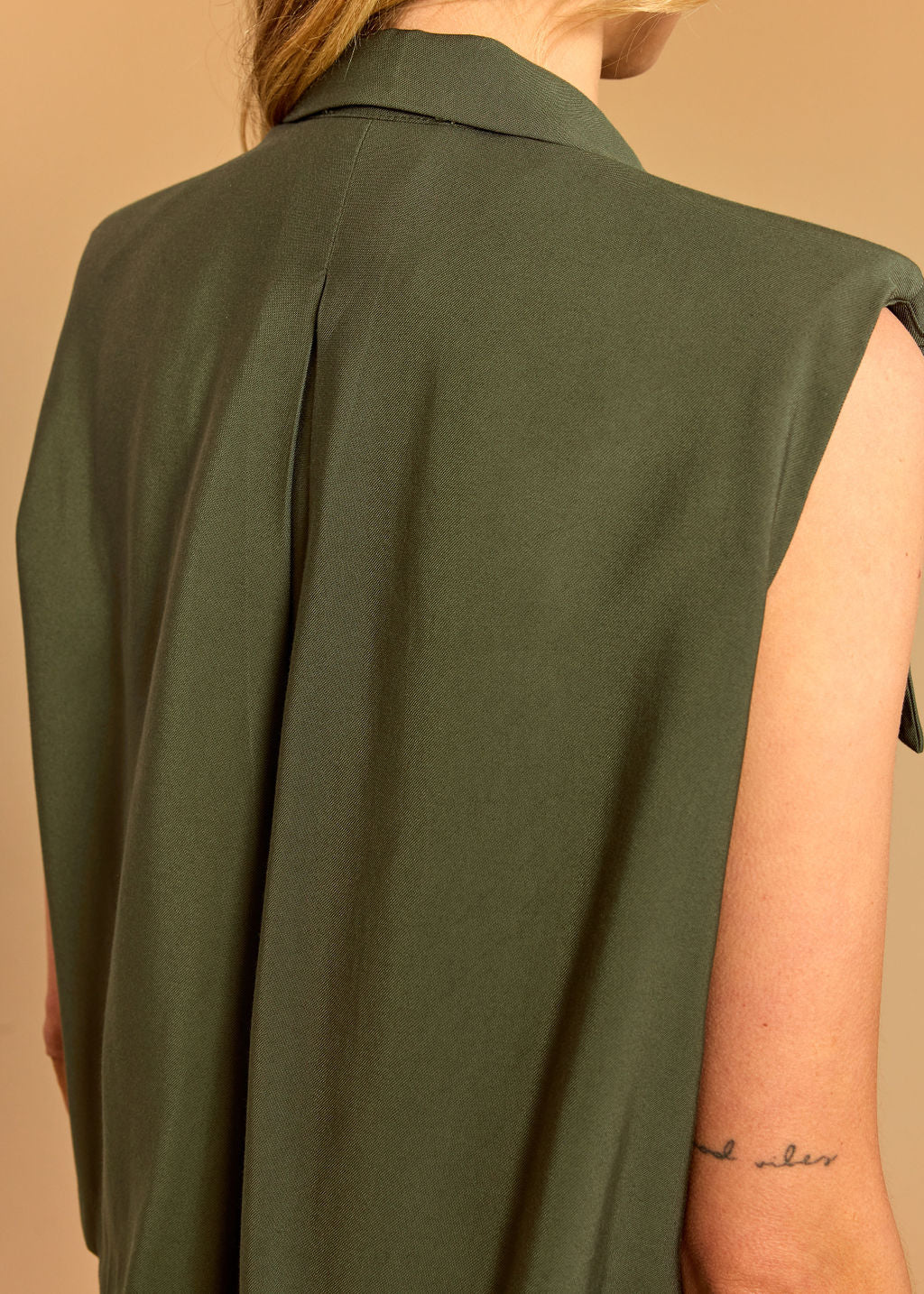 TAZ KHAKI SHORT JACKET WITH POCKETS