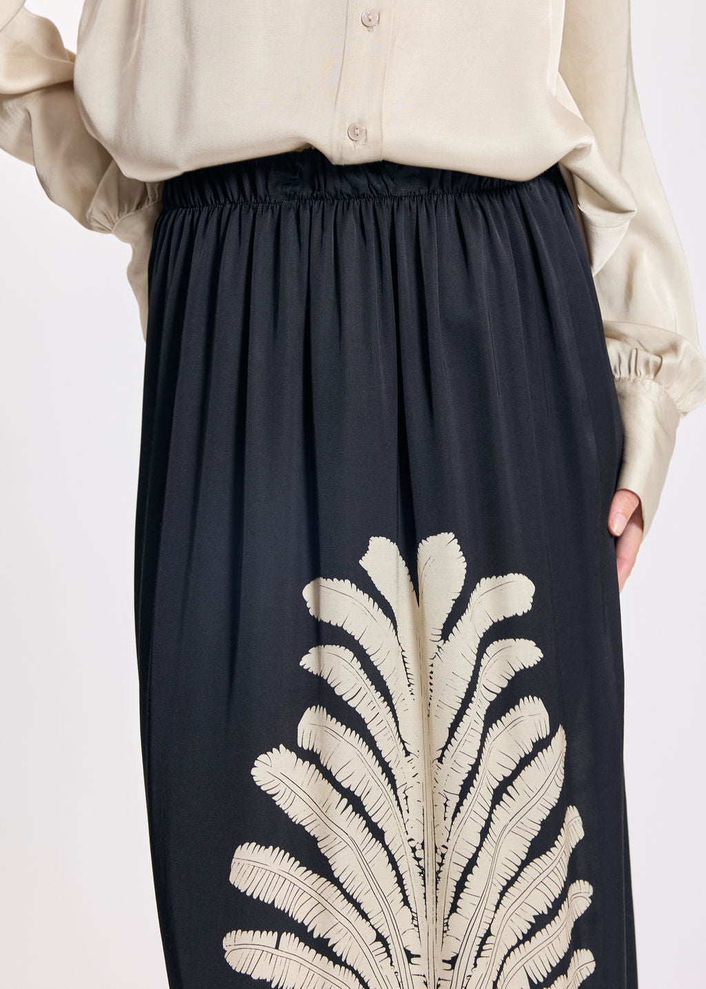 COLEEN BLACK PRINTED FLUID SKIRT