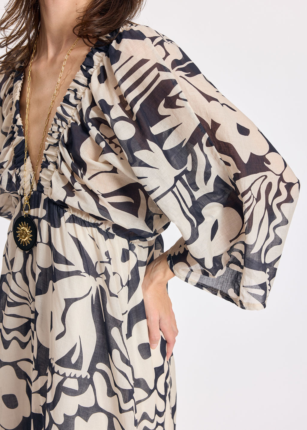 LICIA LONG V-NECK DRESS BLACK/ECRU