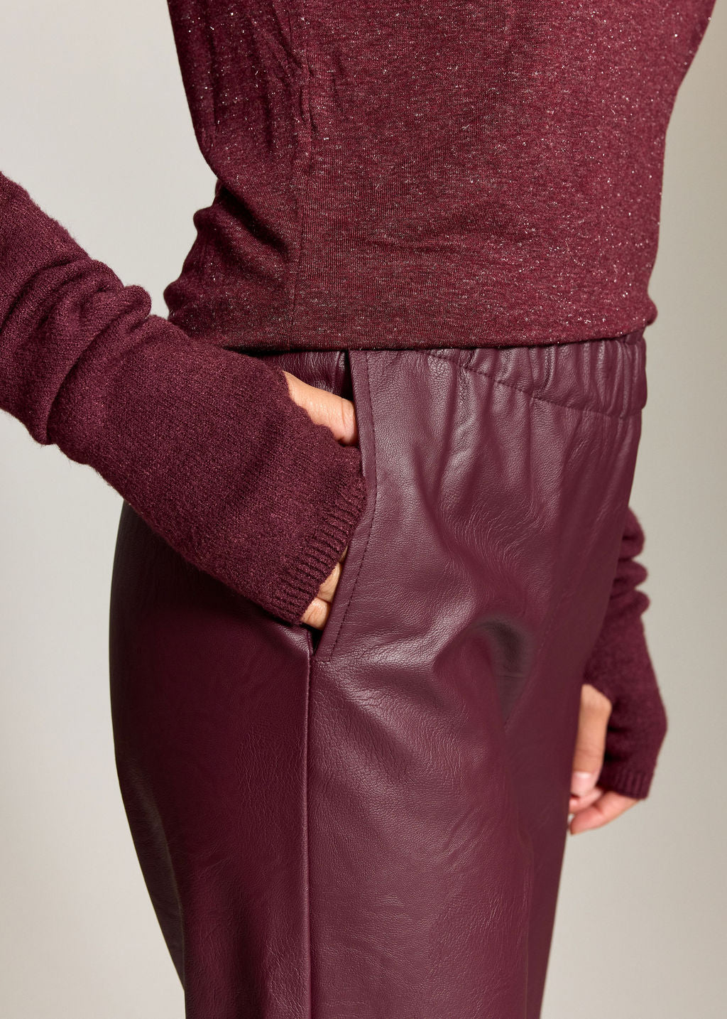PANTALON FAUX CUIR WOODY BURGUNDI