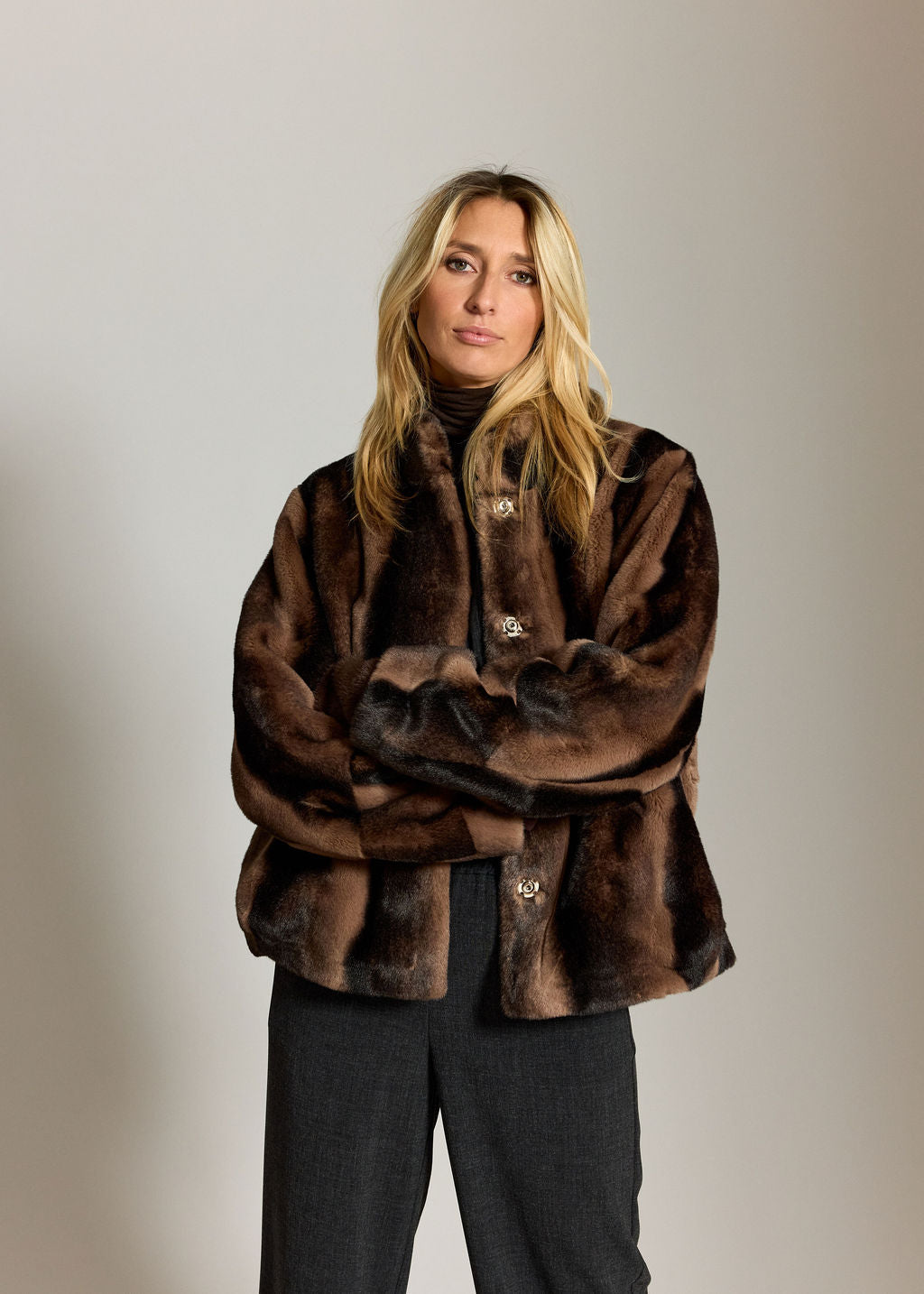 MANTEAU COURT EN FAUSSE FOURRURE KAL CAFE