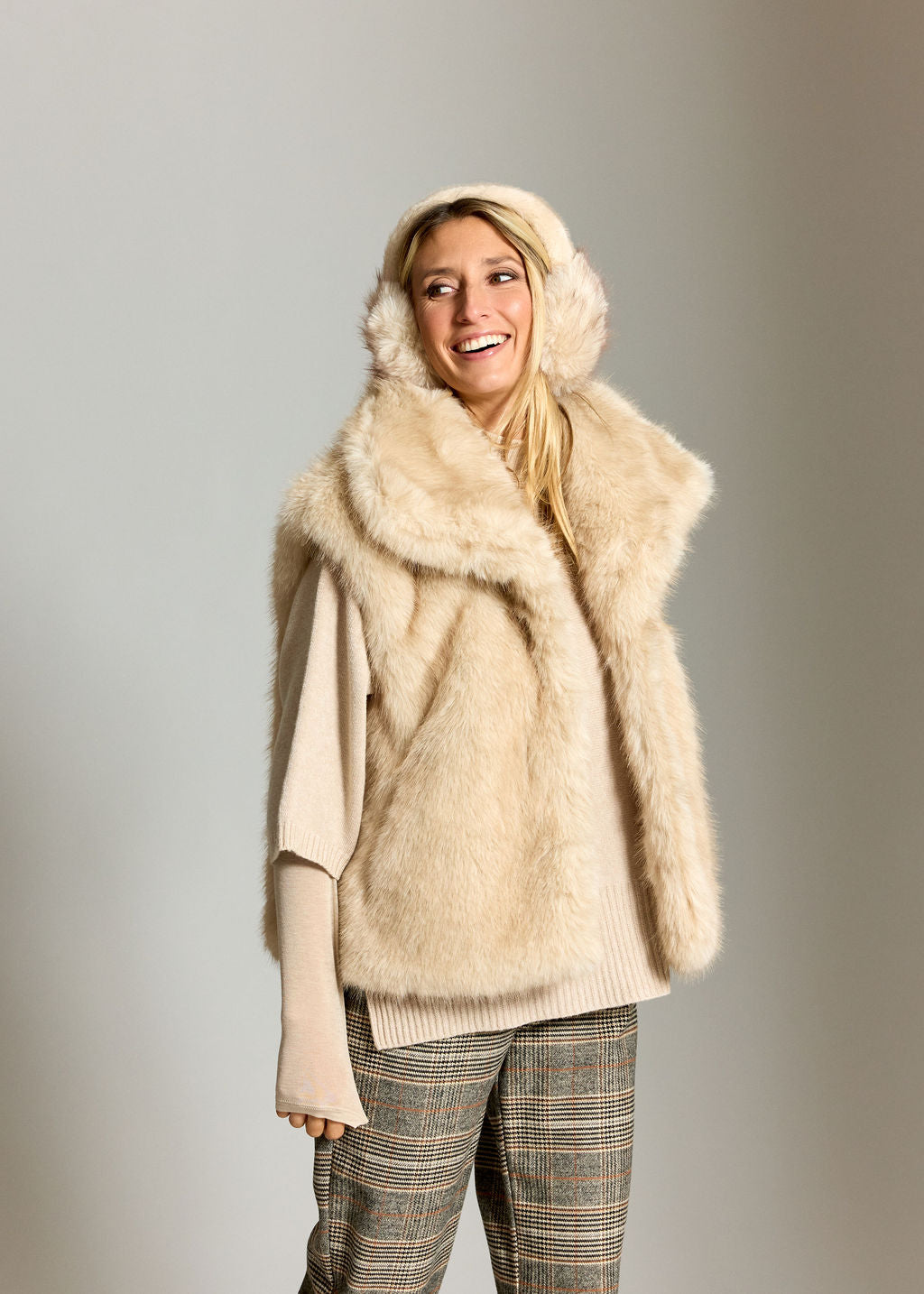 VESTE SANS MANCHES EN FAUSSE FOURRURE LINDA BEIGE