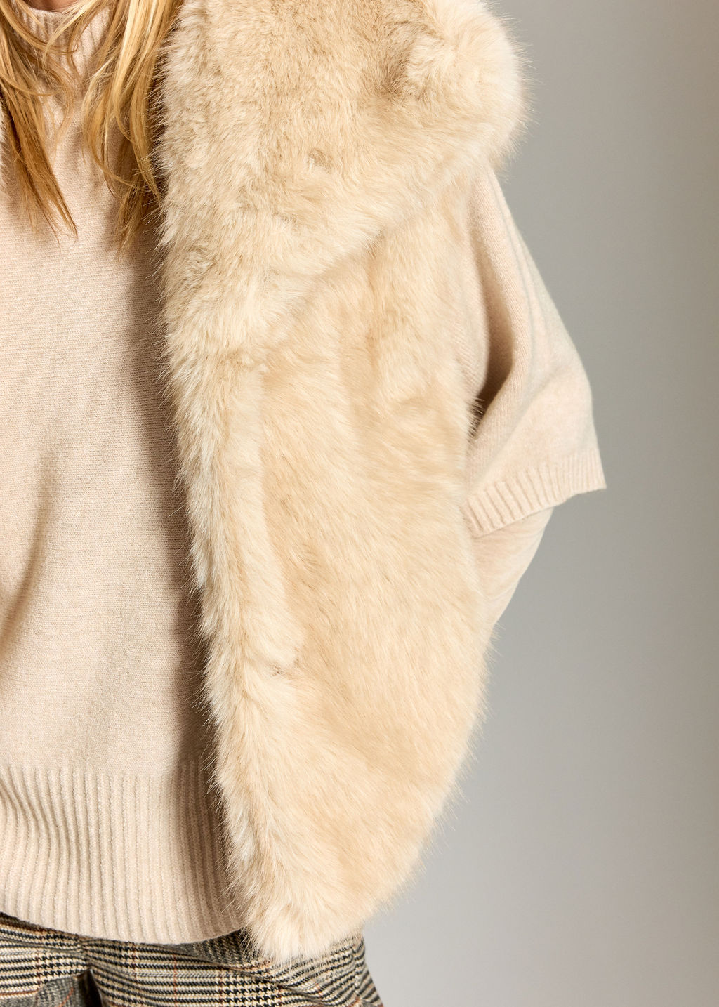 VESTE SANS MANCHES EN FAUSSE FOURRURE LINDA BEIGE
