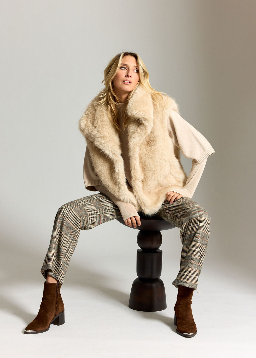 VESTE SANS MANCHES EN FAUSSE FOURRURE LINDA BEIGE