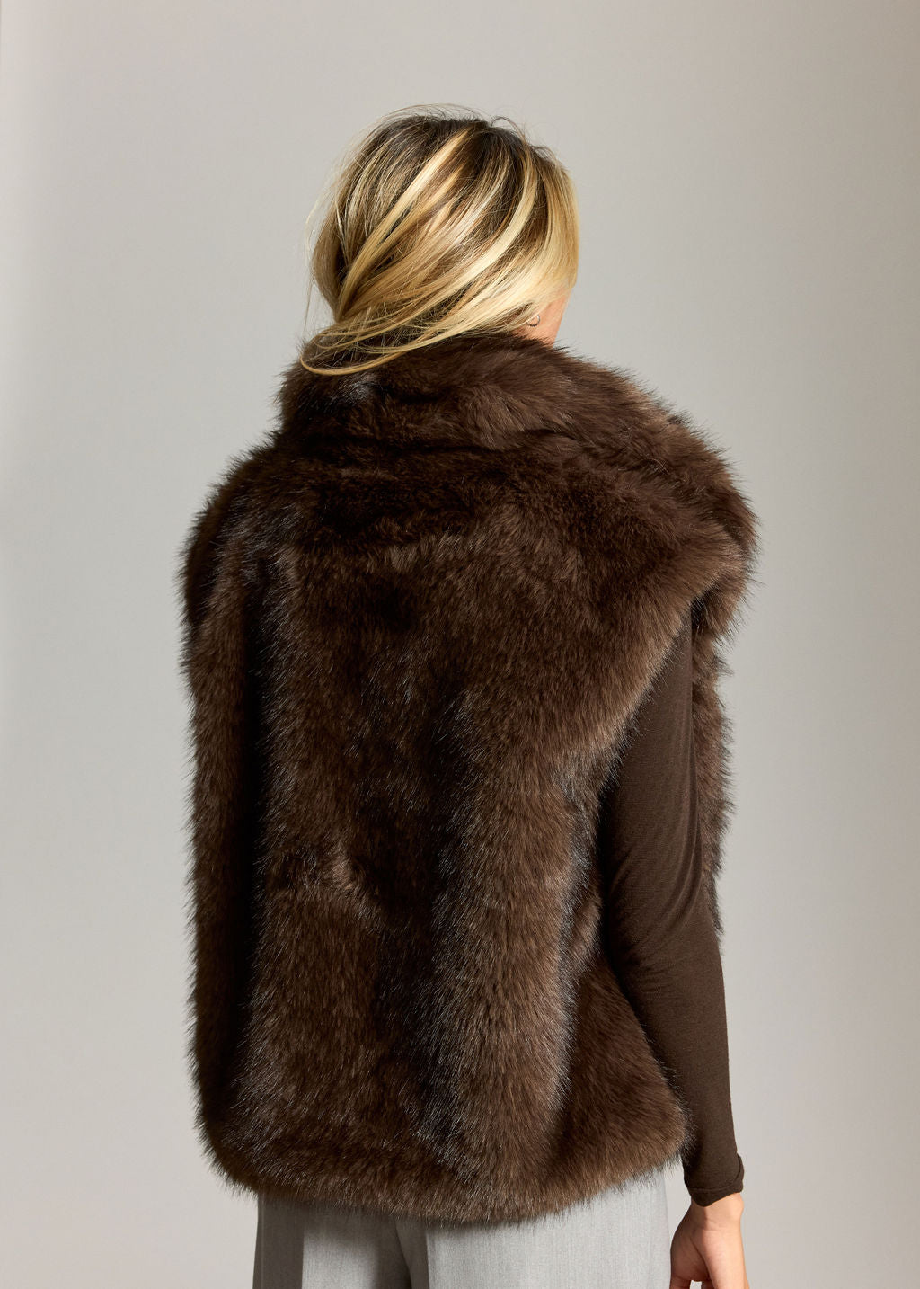 VESTE SANS MANCHES EN FAUSSE FOURRURE LINDA CAFE