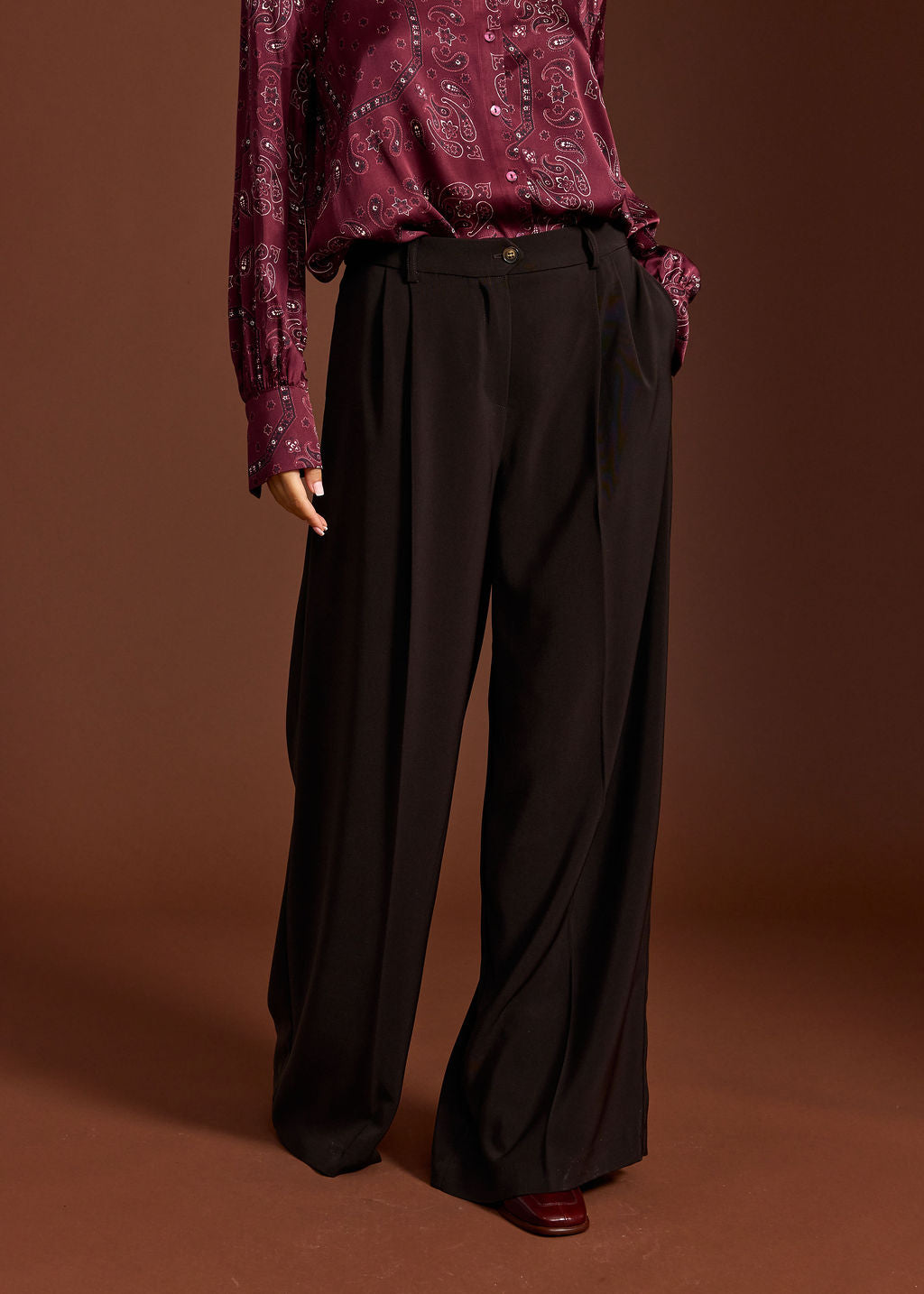 MATTI CAFE FLUID PLEATED PANTS