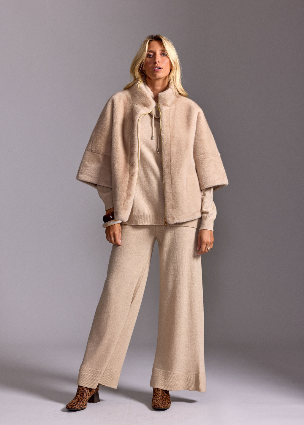 MELO BEIGE 3/4 SLEEVE FAUX FUR JACKET