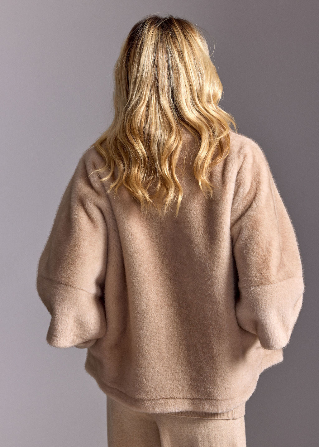 MELO BEIGE 3/4 SLEEVE FAUX FUR JACKET