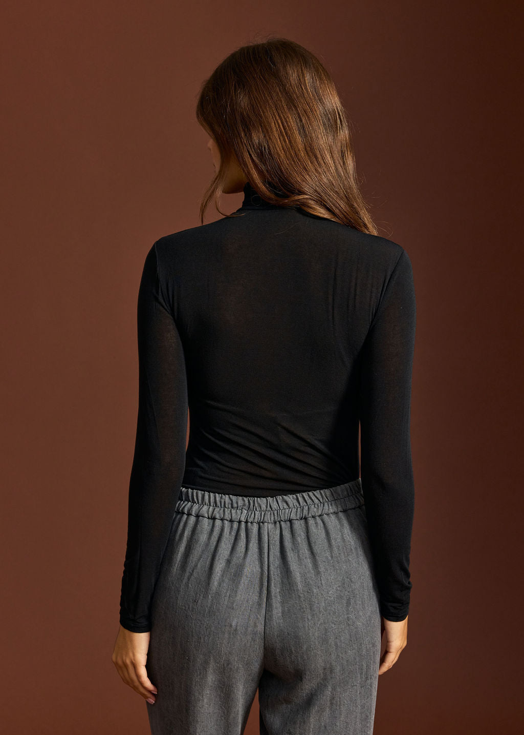 SOUS-PULL COL ROULÉ EN VISCOSE CACHEMIRE MOUNE NOIR