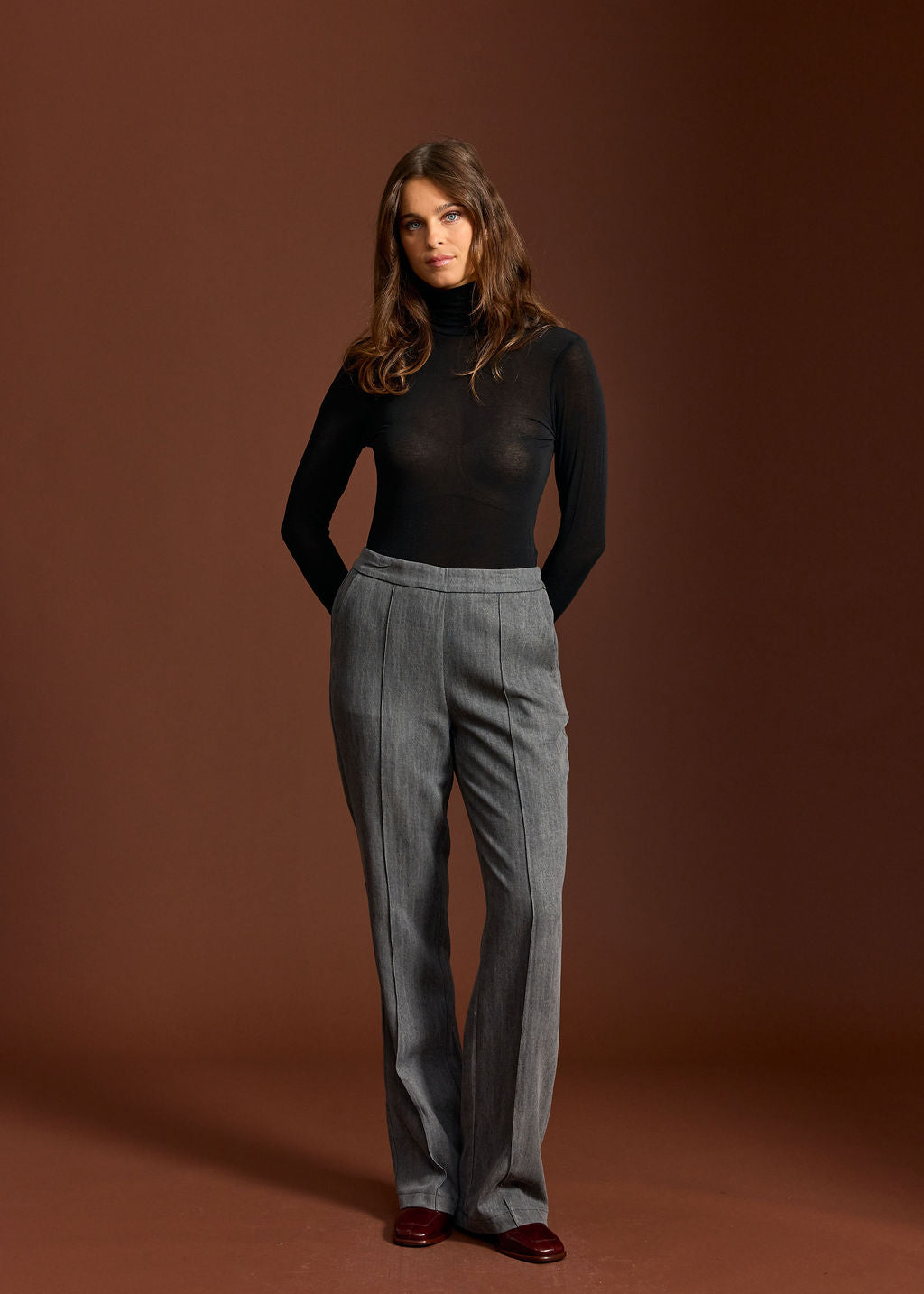 SOUS-PULL COL ROULÉ EN VISCOSE CACHEMIRE MOUNE NOIR