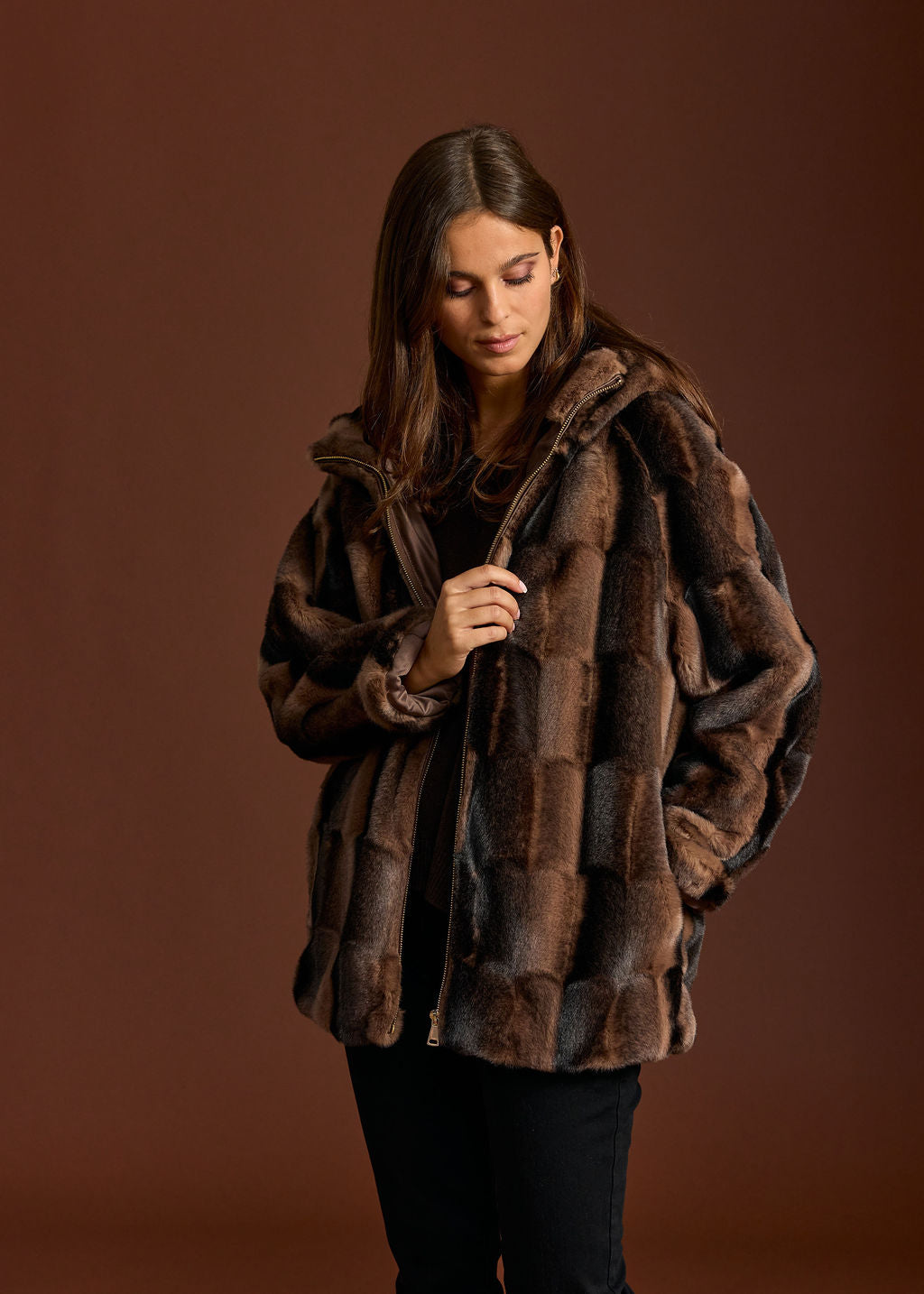 VESTE A CAPUCHE EN FAUSSE FOURRURE POLKI CAFE