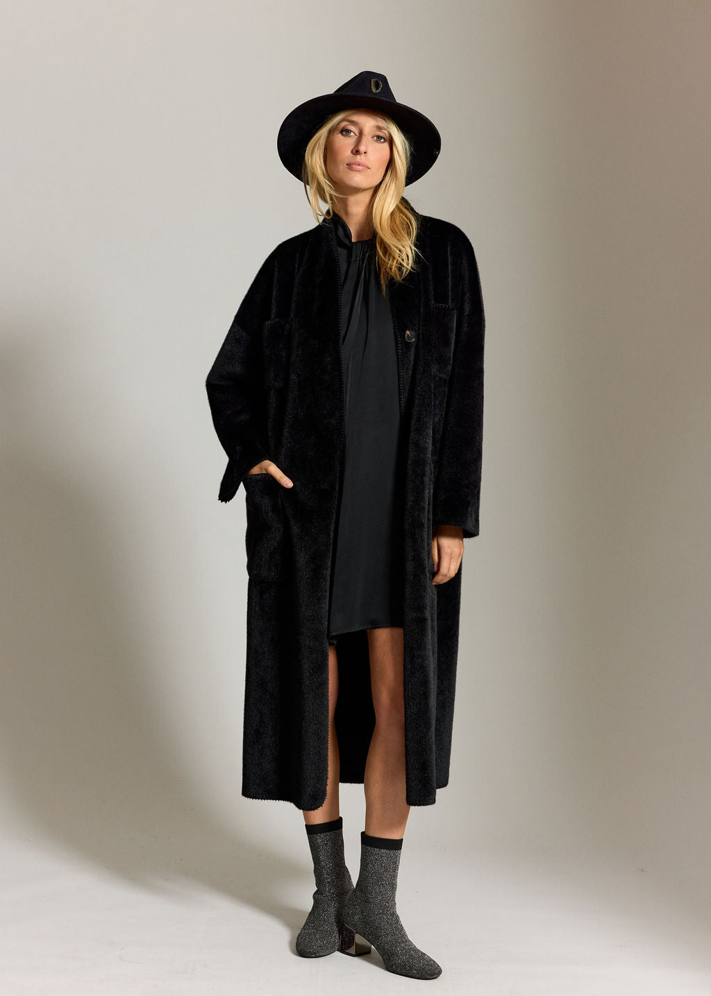 MANTEAU EN FAUSSE FOURRURE RALF NOIR