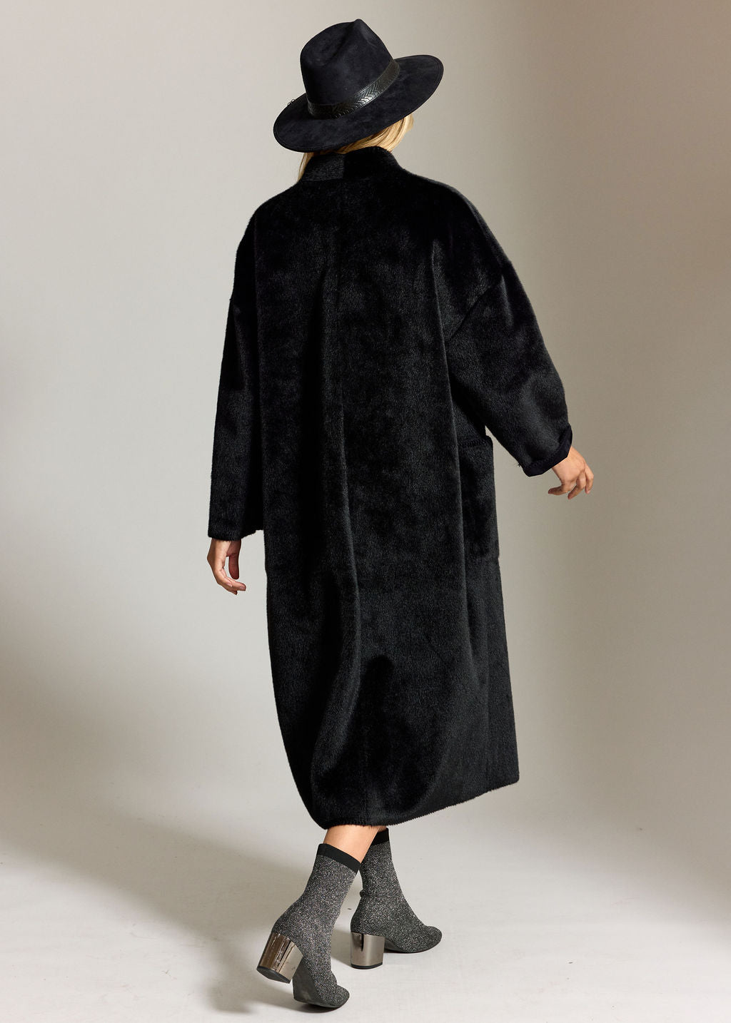 MANTEAU EN FAUSSE FOURRURE RALF NOIR