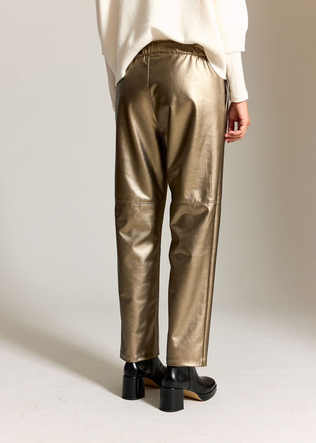PANTALON EN FAUX CUIR SADI MORDORE