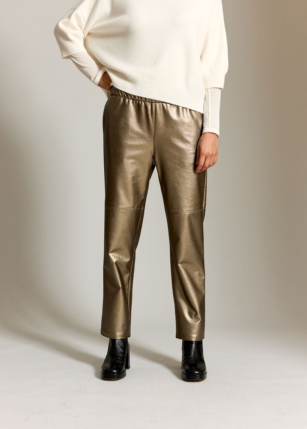 PANTALON EN FAUX CUIR SADI MORDORE