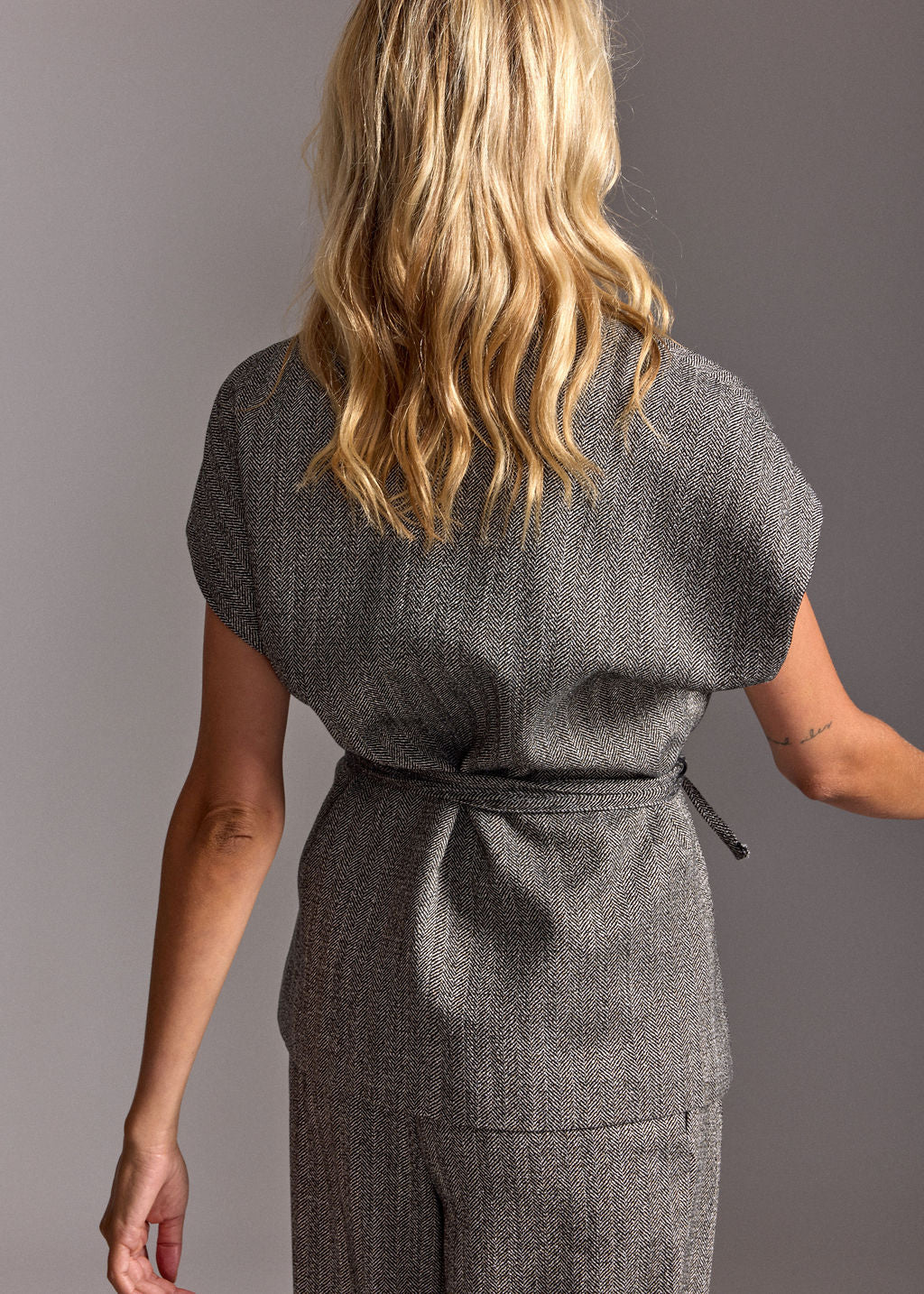 VESTE SANS MANCHES TEO CHEVRONS