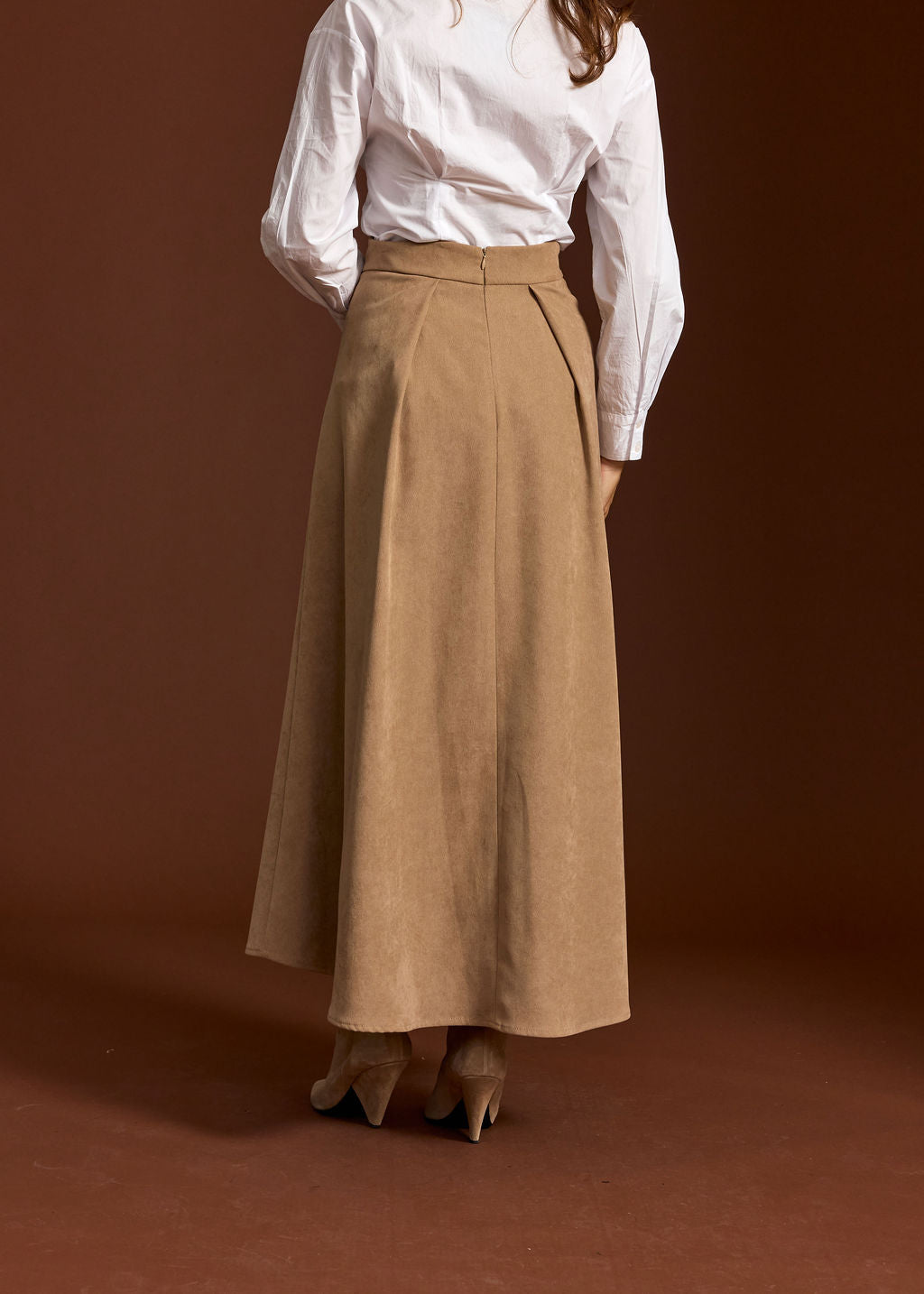 OLIVIA BEIGE LOOSE SUEDINE SKIRT