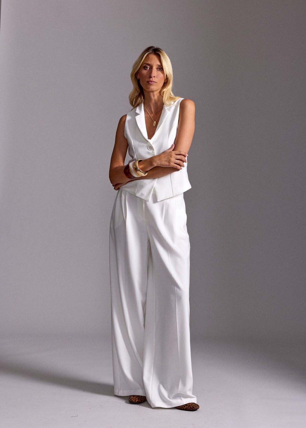 RENZO ECRU FLUID PLEATED PANTS