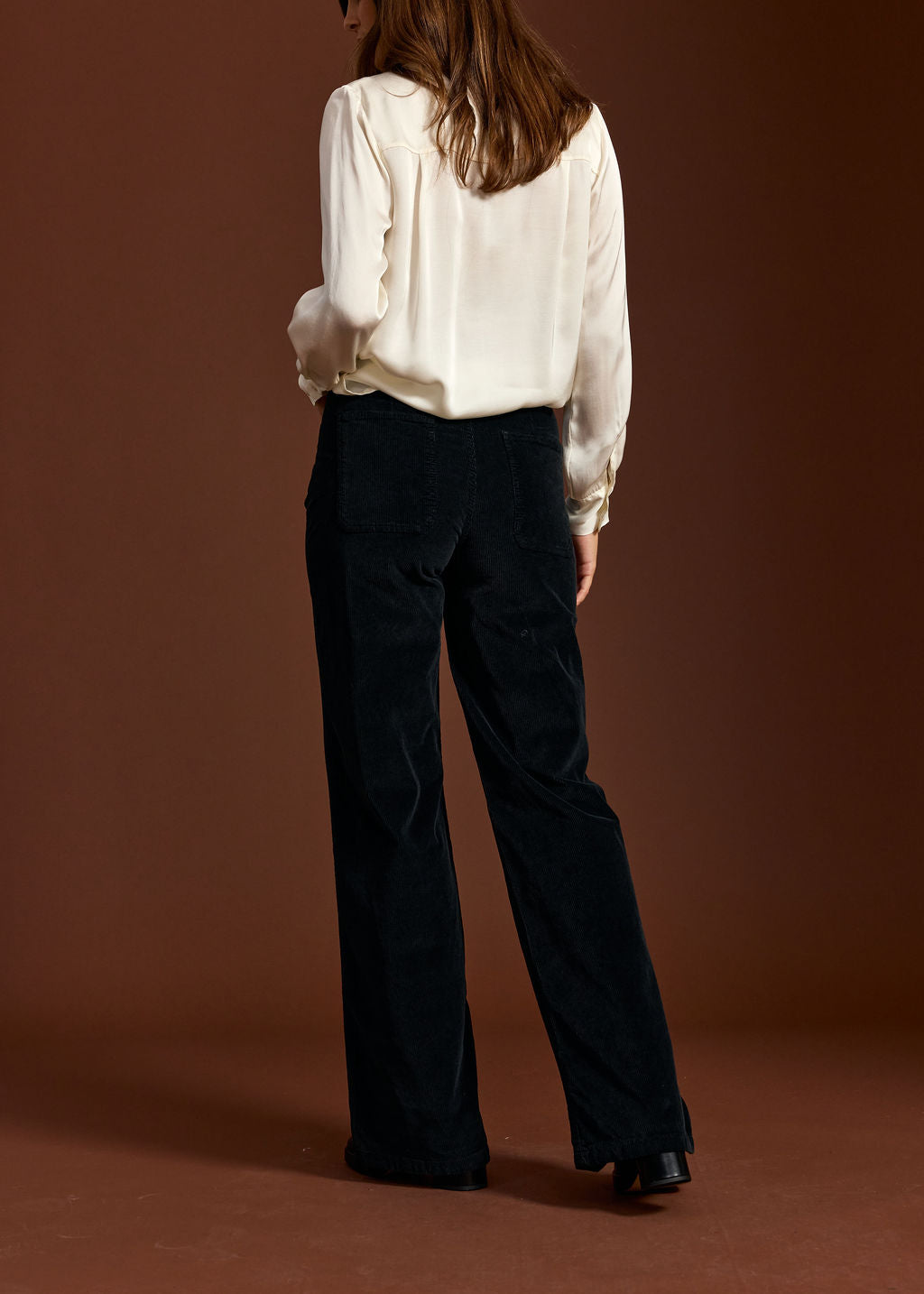 PANTALON FLARE EN VELOURS COTELÉ ROYO NOIR