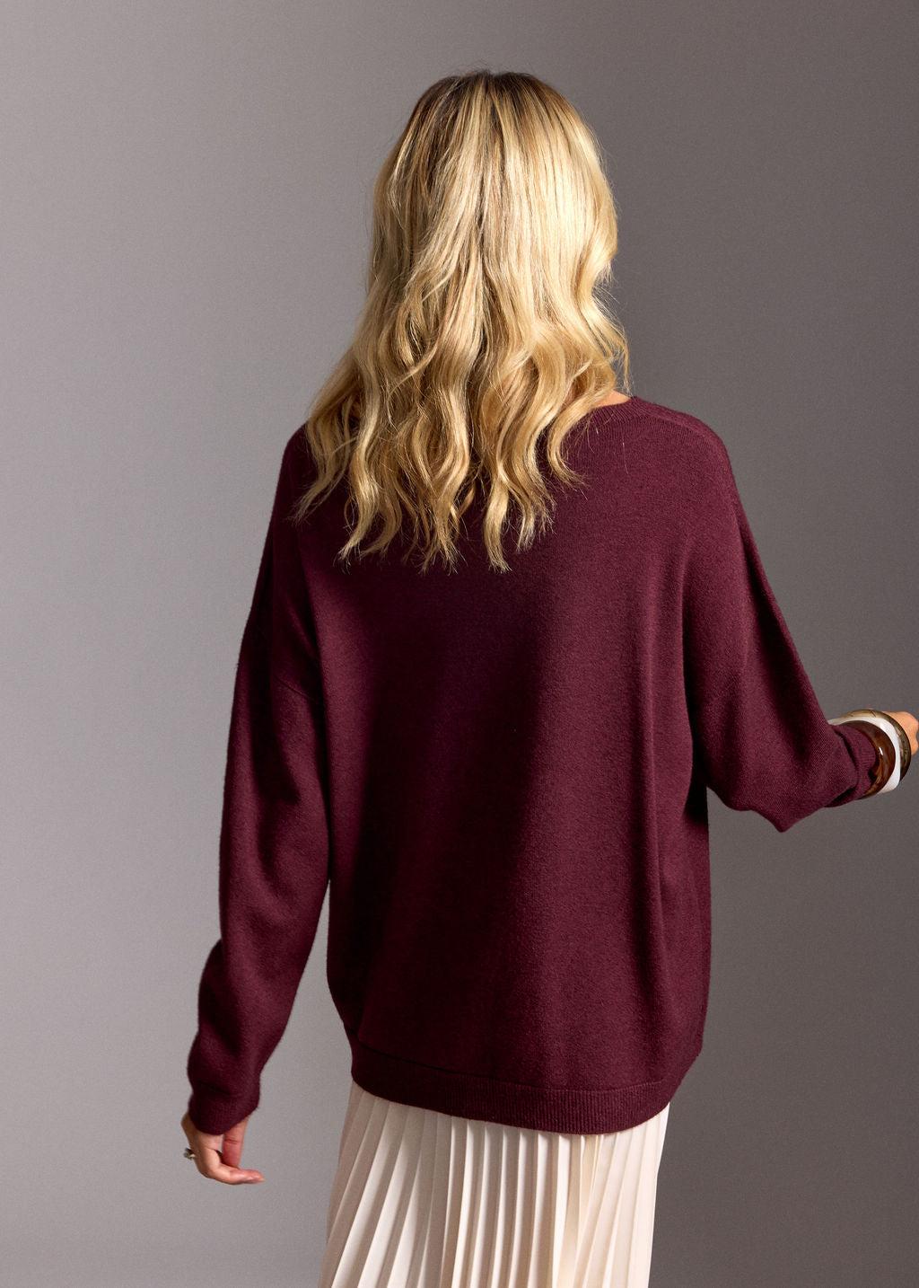 PULL AMPLE UNIE ELA VINO