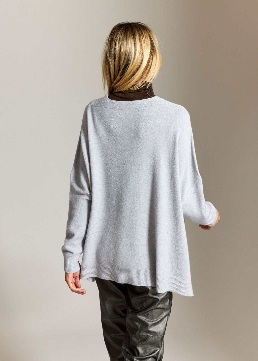 PULL PONCHO LOUISE GREY