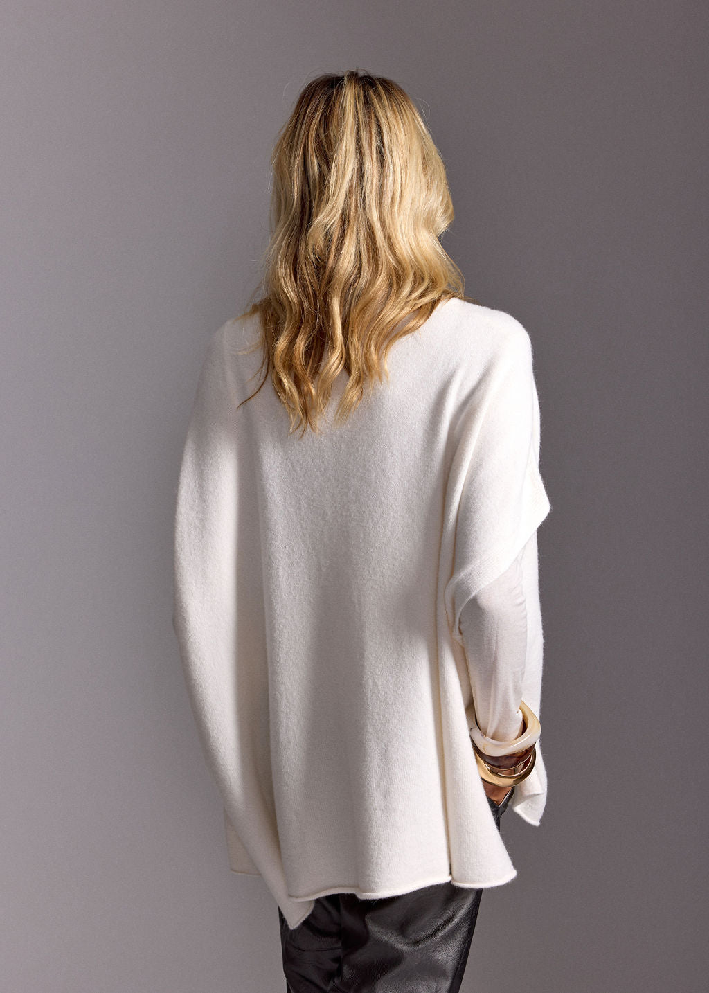 MACHA ECRU SLEEVELESS VEST