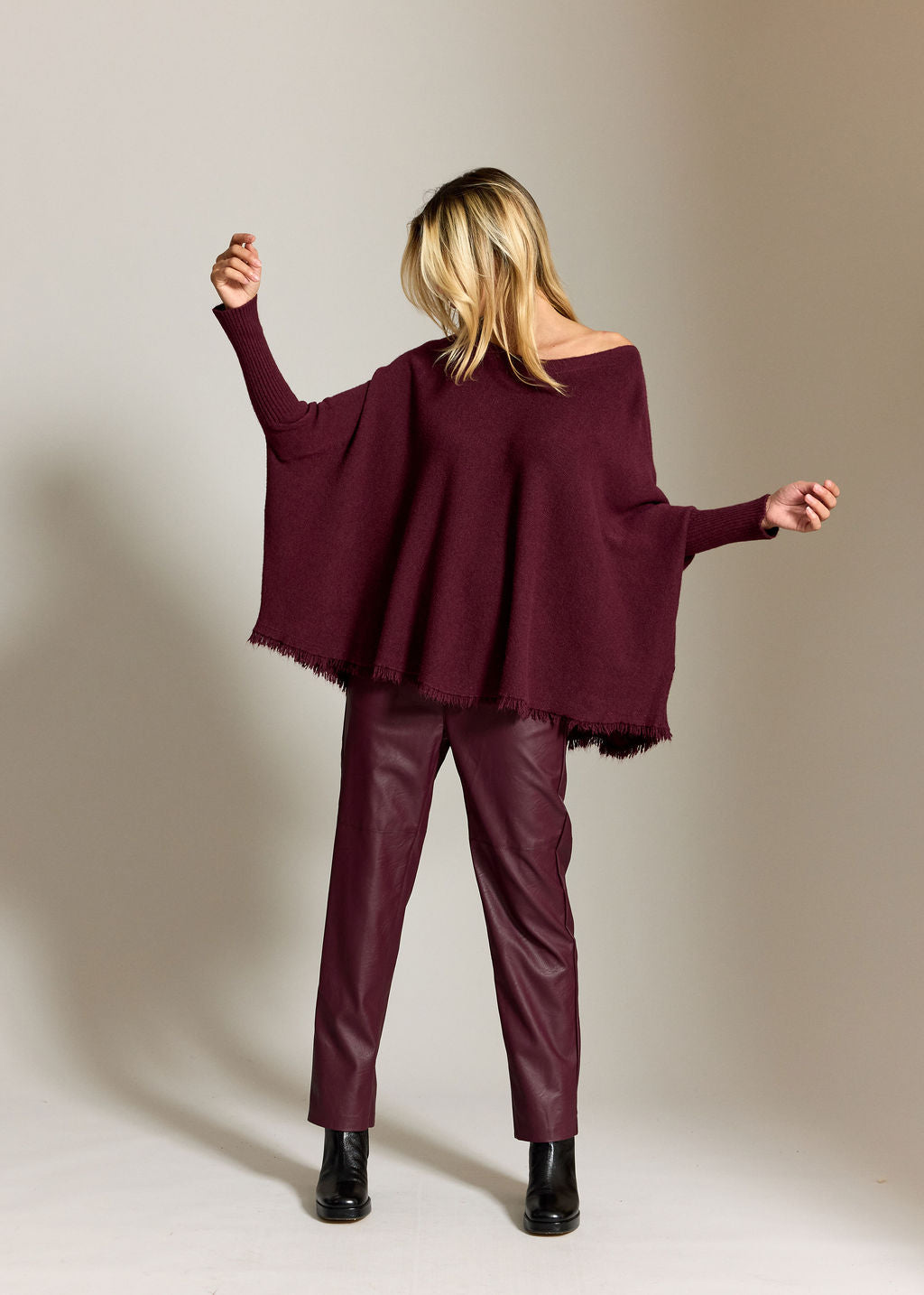 SIRO VINO FRINGED PONCHO SWEATER