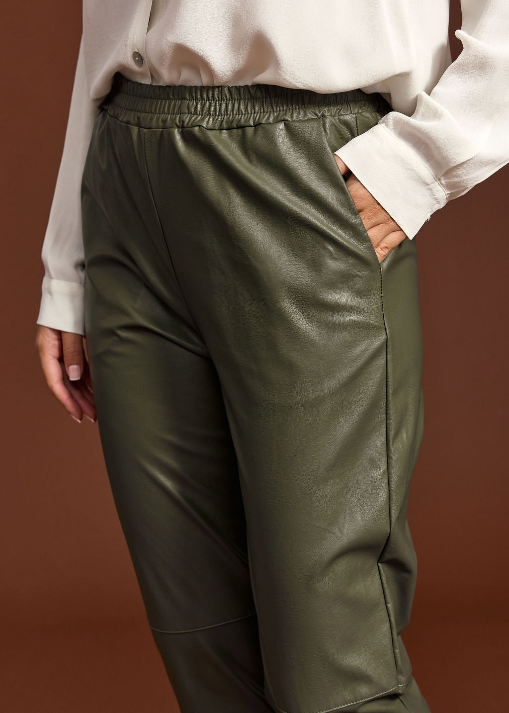 PANTALON FAUX CUIR AVEC REVERS CLAUDIA BRONZE