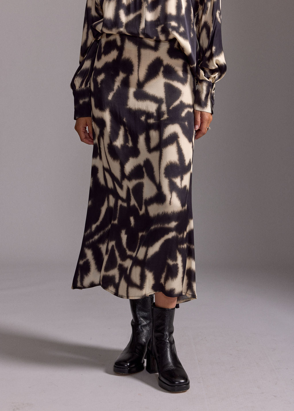 ROSS BEIGE FITTED PRINTED SKIRT