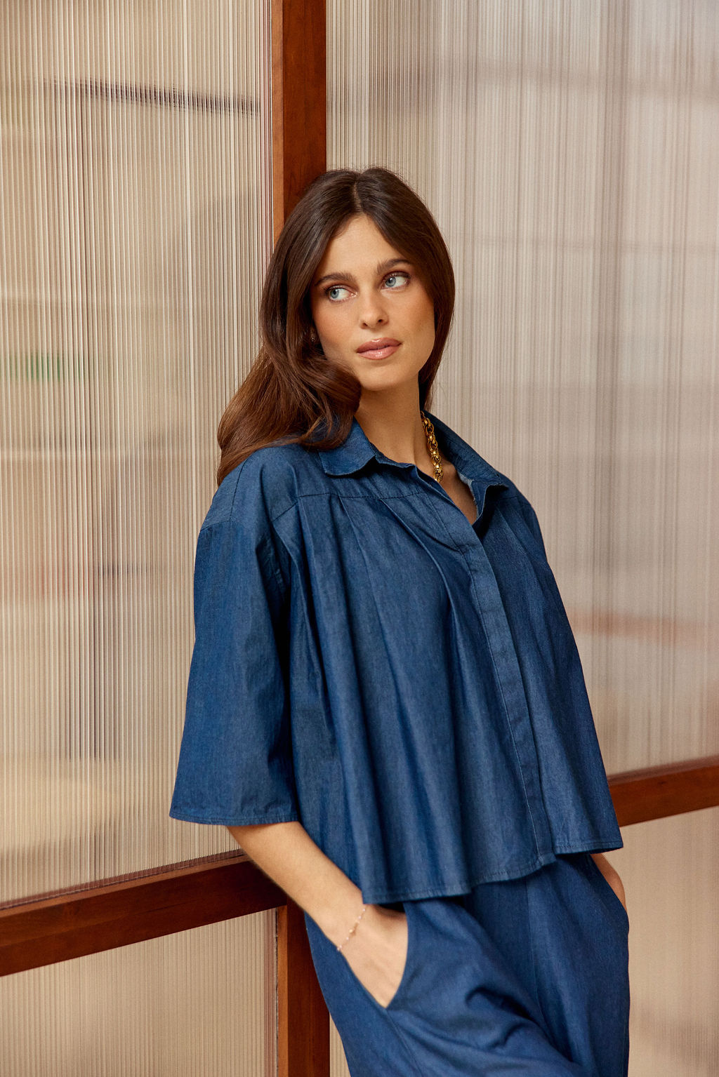 CHEMISE COURTE EN COTON DENIM À PLIS ABRIL BLUE