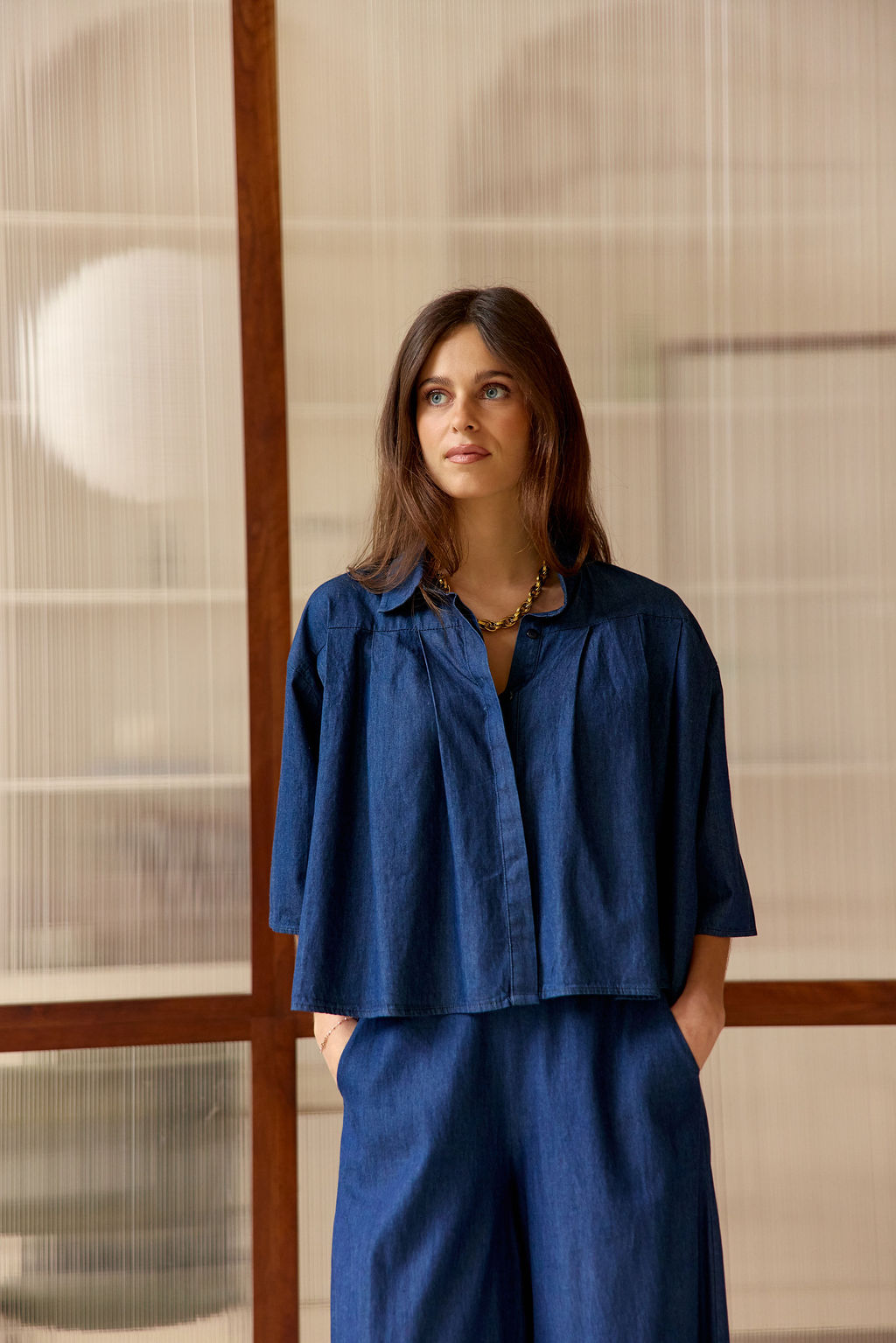 CHEMISE COURTE EN COTON DENIM À PLIS ABRIL BLUE