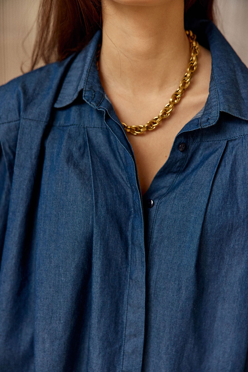 CHEMISE COURTE EN COTON DENIM À PLIS ABRIL BLUE