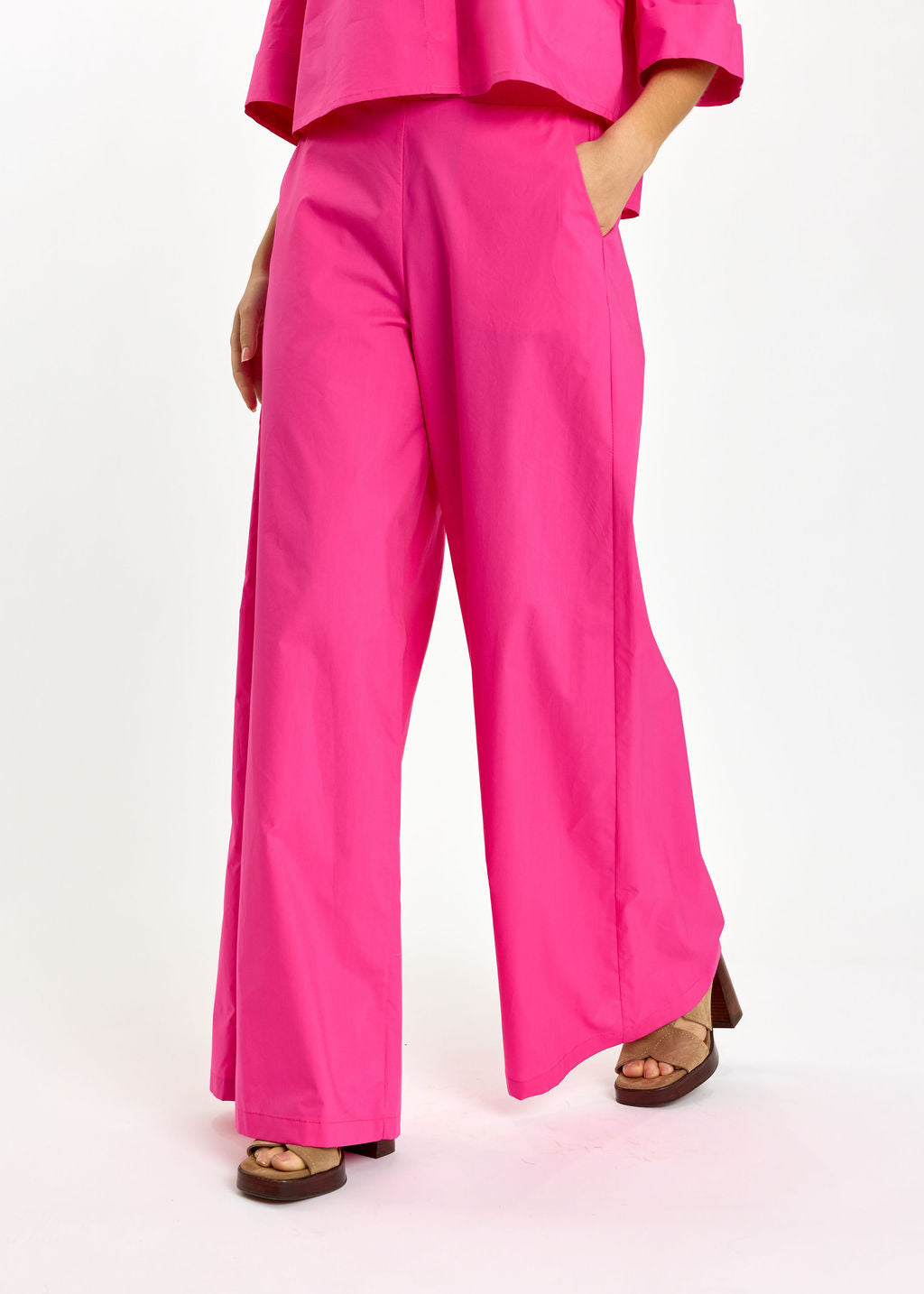 PANTALON LONG ÉVASÉ EN POPELINE UNIE CASSIA FUSHIA